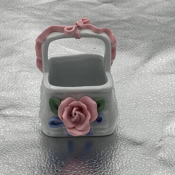 Vintage Silvestri Handcrafted Porcelain‎ Basket With Pink Rose & Bow Accents - Picture 1 of 10